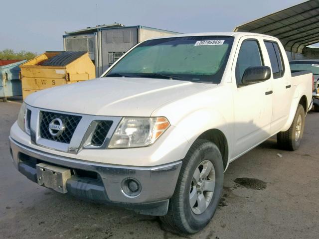 1N6AD07U59C400291 - 2009 NISSAN FRONTIER C WHITE photo 2