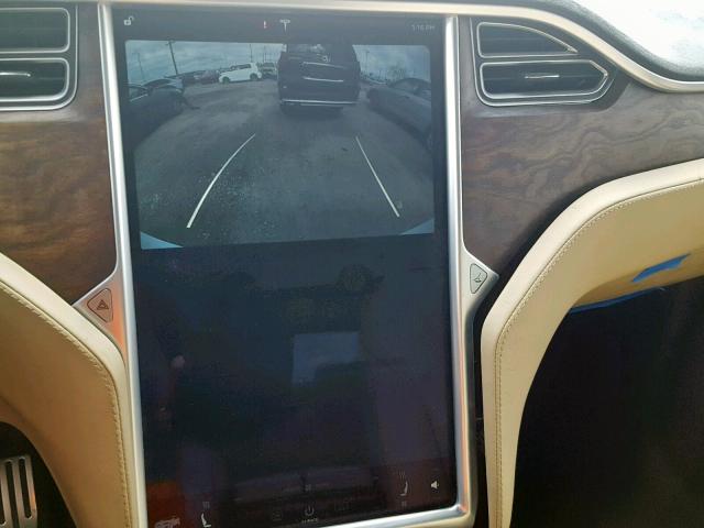 5YJXCBE4XGF011760 - 2016 TESLA MODEL X WHITE photo 9