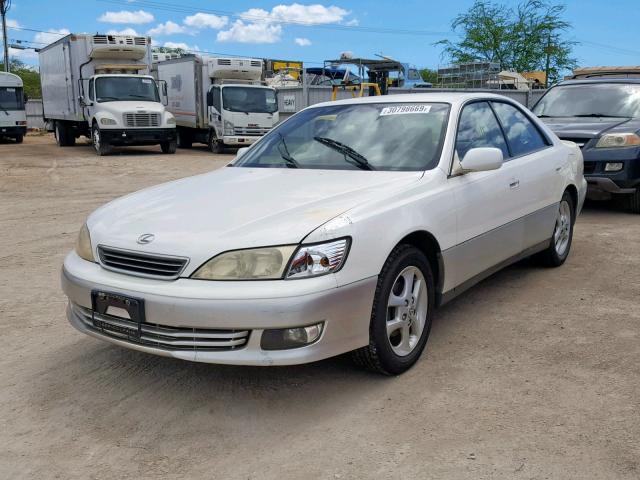 JT8BF28G310298628 - 2001 LEXUS ES 300 WHITE photo 2