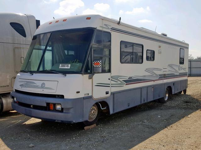 1GBLP37J2V3301775 - 1997 WINNEBAGO SUNCRUISER WHITE photo 2