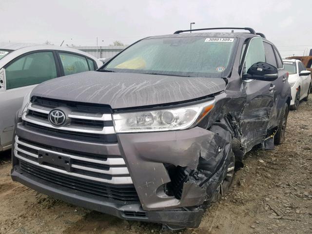 5TDZARFH8KS045208 - 2019 TOYOTA HIGHLANDER GRAY photo 2