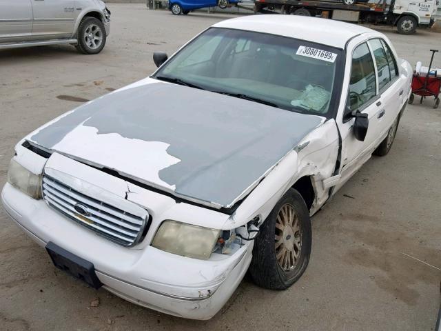 2FAFP74W94X135973 - 2004 FORD CROWN VICT WHITE photo 2