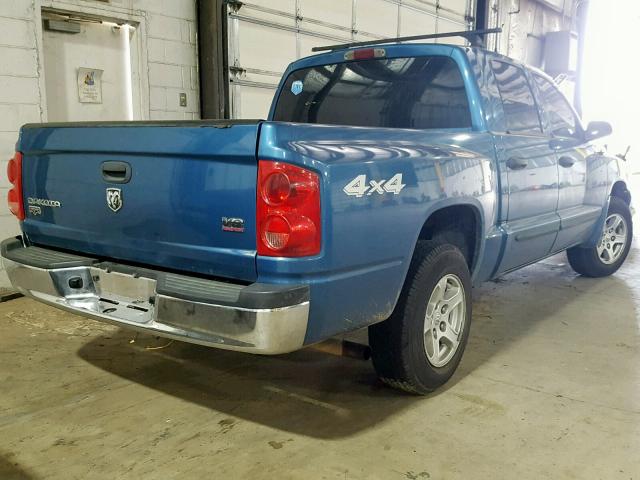 1D7HW58N75S225614 - 2005 DODGE DAKOTA QUA BLUE photo 4