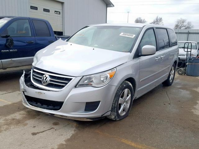 2V8HW34199R545854 - 2009 VOLKSWAGEN ROUTAN SE SILVER photo 2