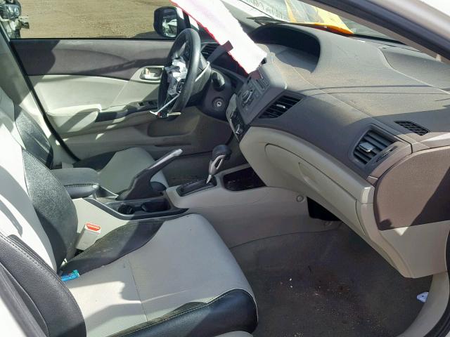 2HGFB2F64CH548869 - 2012 HONDA CIVIC HF WHITE photo 5