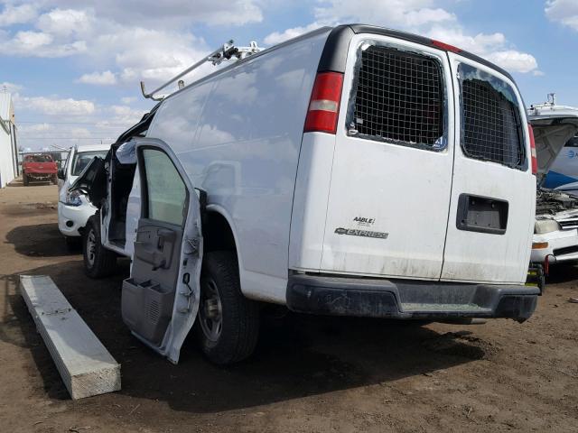 1GCFG15X181125774 - 2008 CHEVROLET EXPRESS G1 WHITE photo 3