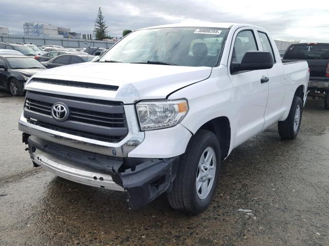 5TFRU5F13EX033324 - 2014 TOYOTA TUNDRA DOU WHITE photo 2