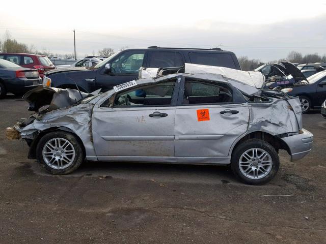 3FAFP37N85R152338 - 2005 FORD FOCUS ZX5 SILVER photo 9