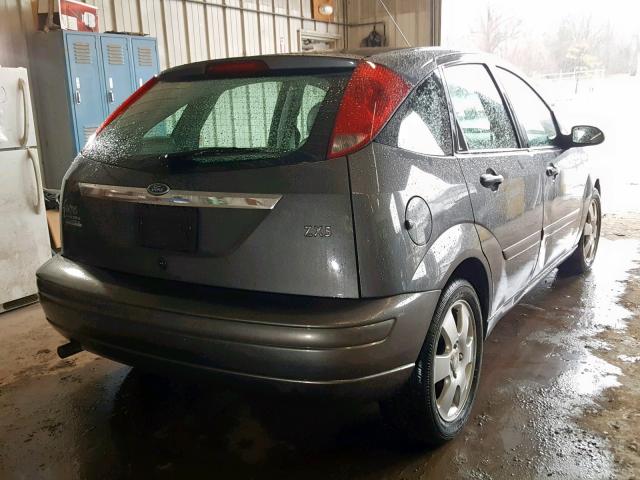 3FAHP37362R139736 - 2002 FORD FOCUS ZX5 GRAY photo 4