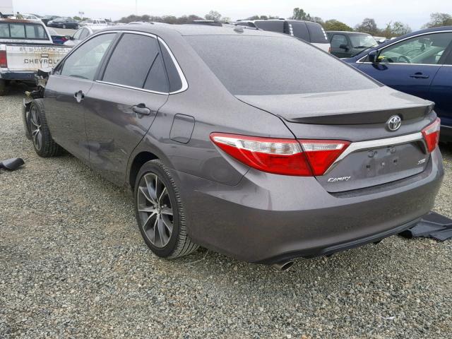 4T1BK1FK8HU584102 - 2017 TOYOTA CAMRY XSE SILVER photo 3