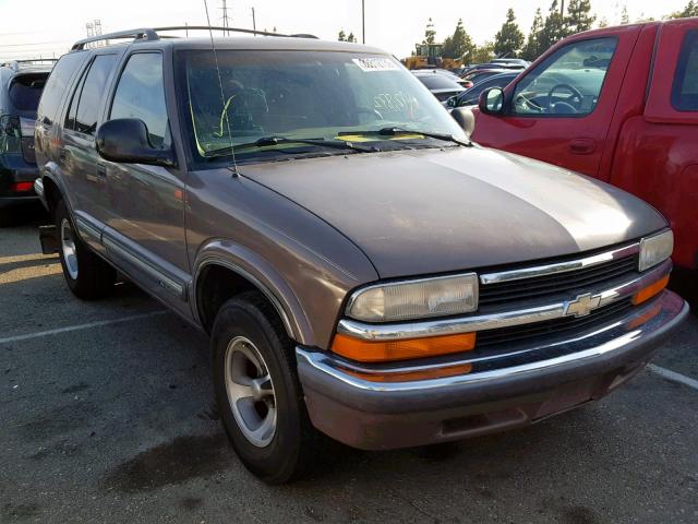 1GNCS13W1W2289665 - 1998 CHEVROLET BLAZER BROWN photo 1