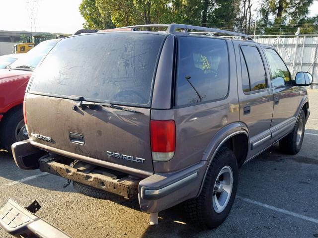 1GNCS13W1W2289665 - 1998 CHEVROLET BLAZER BROWN photo 4