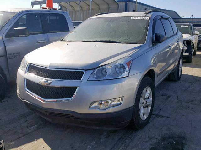 1GNLREED9AS102714 - 2010 CHEVROLET TRAVERSE L SILVER photo 2