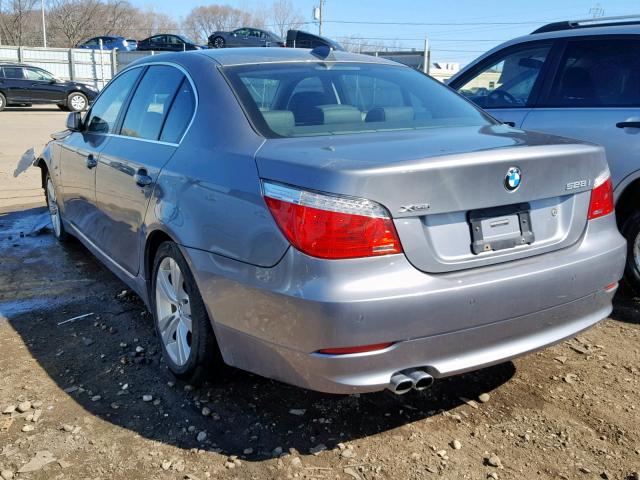 WBANV13519C152902 - 2009 BMW 528 XI GRAY photo 3