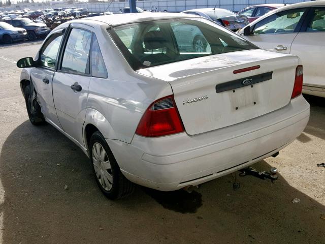 1FAFP34N57W244544 - 2007 FORD FOCUS ZX4 WHITE photo 3