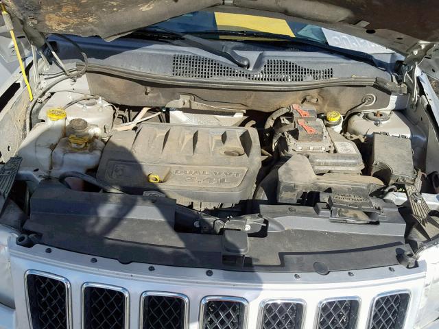1J4NF1FB4BD140237 - 2011 JEEP COMPASS SP 银色 照片 7