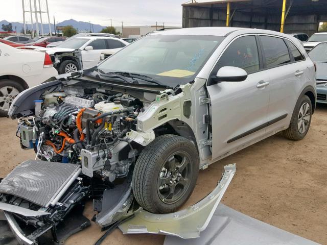 KNDCB3LC7J5139254 - 2018 KIA NIRO FE SILVER photo 2