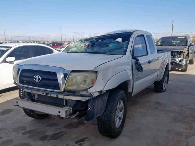 5TETU62N16Z299021 - 2006 TOYOTA TACOMA PRE WHITE photo 2