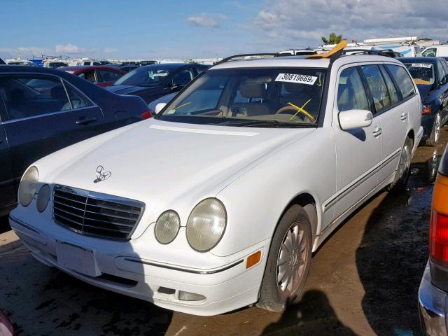 WDBJH65J81B289621 - 2001 MERCEDES-BENZ E 320 WHITE photo 2