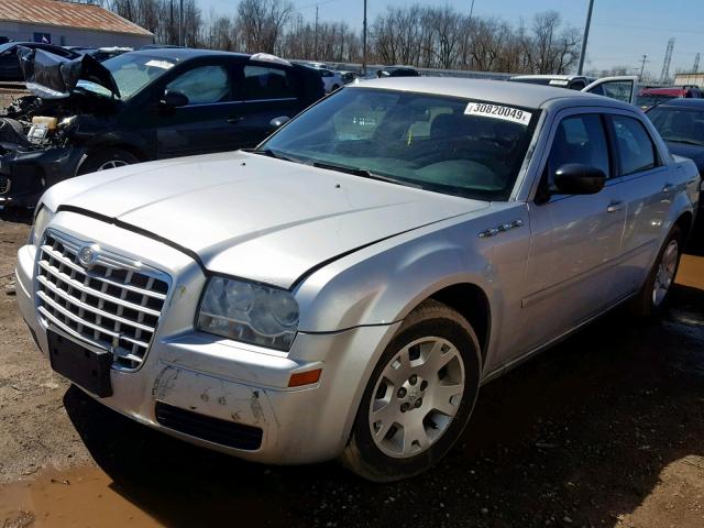 2C3KA43R96H171796 - 2006 CHRYSLER 300 GRAY photo 2