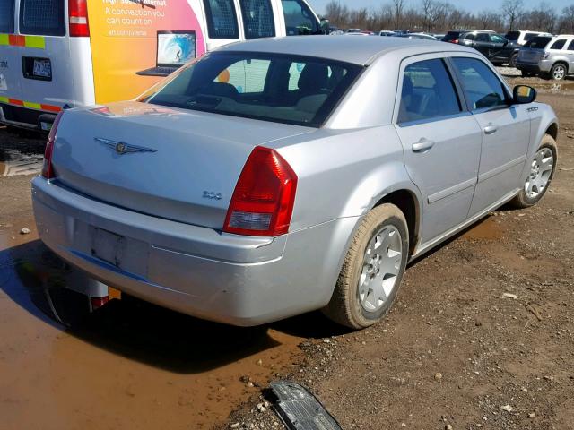 2C3KA43R96H171796 - 2006 CHRYSLER 300 GRAY photo 4