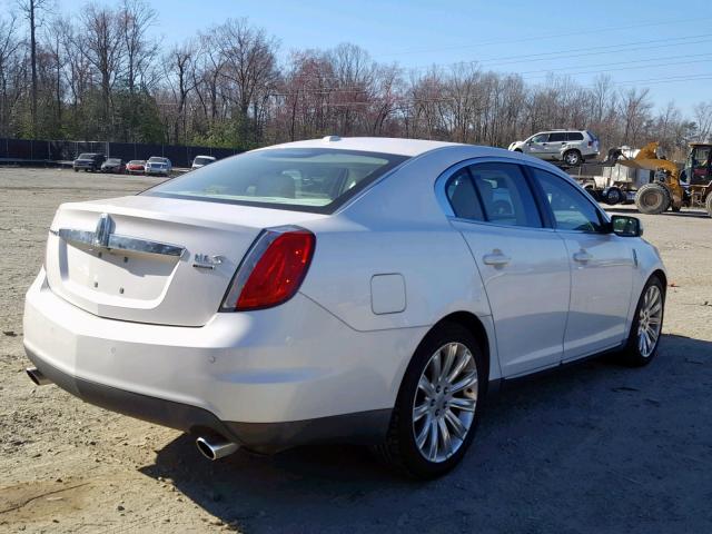 1LNHL9FT8AG607879 - 2010 LINCOLN MKS WHITE photo 4