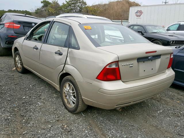 1FAHP34N16W226761 - 2006 FORD FOCUS ZX4 GOLD photo 3