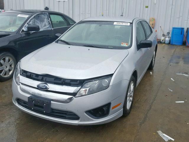 3FAHP0GA6AR183876 - 2010 FORD FUSION S SILVER photo 2