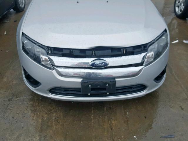 3FAHP0GA6AR183876 - 2010 FORD FUSION S SILVER photo 9