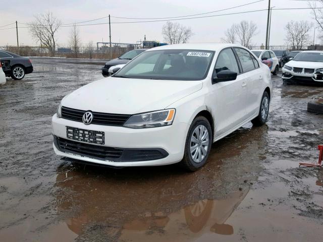 3VW1K7AJ6DM301502 - 2013 VOLKSWAGEN JETTA BASE WHITE photo 2