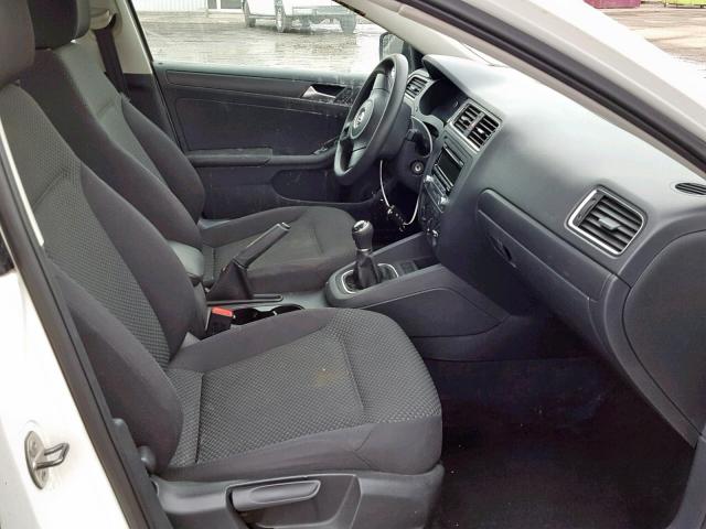 3VW1K7AJ6DM301502 - 2013 VOLKSWAGEN JETTA BASE WHITE photo 5