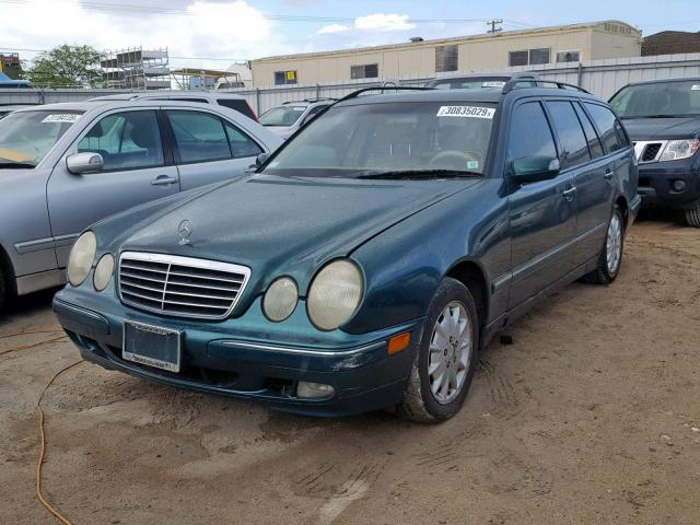 WDBJH65JXYA983758 - 2000 MERCEDES-BENZ E 320 GREEN photo 2