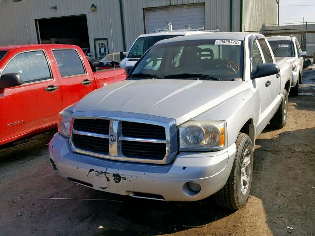 1D7HW48K26S506527 - 2006 DODGE DAKOTA QUA SILVER photo 2