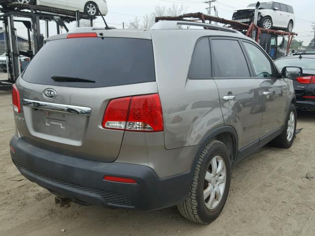 5XYKT4A1XBG106094 - 2011 KIA SORENTO BA GRAY photo 4