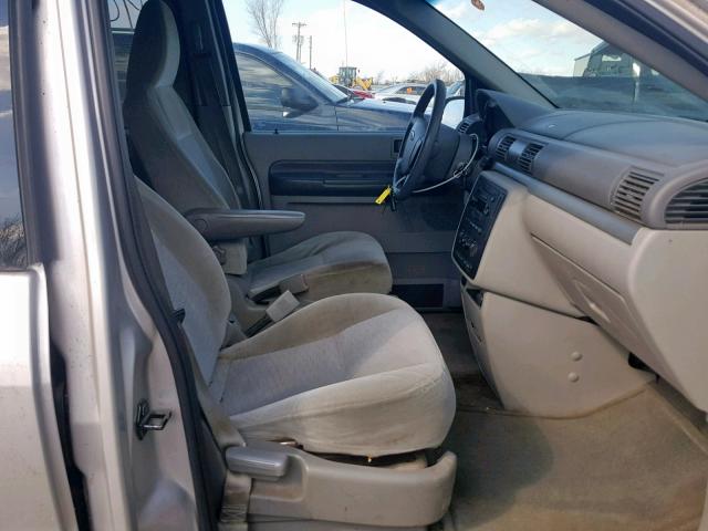 2FMZA51635BA13251 - 2005 FORD FREESTAR S GRAY photo 5