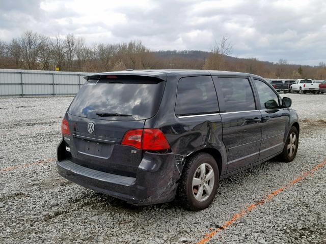 2V4RW3D1XAR231401 - 2010 VOLKSWAGEN ROUTAN SE BLACK photo 4