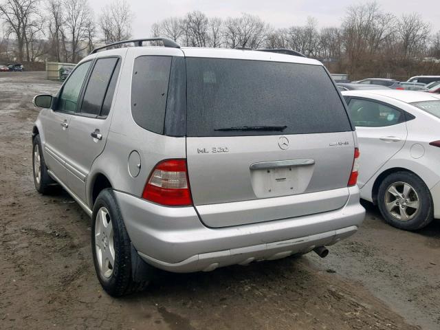 4JGAB54E03A393185 - 2003 MERCEDES-BENZ ML 320 SILVER photo 3