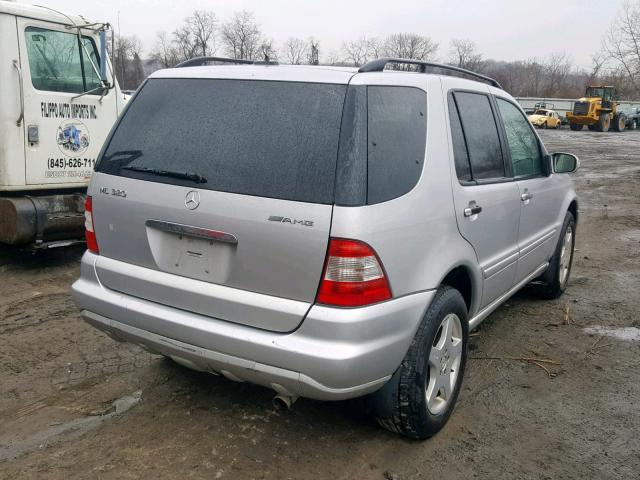 4JGAB54E03A393185 - 2003 MERCEDES-BENZ ML 320 SILVER photo 4