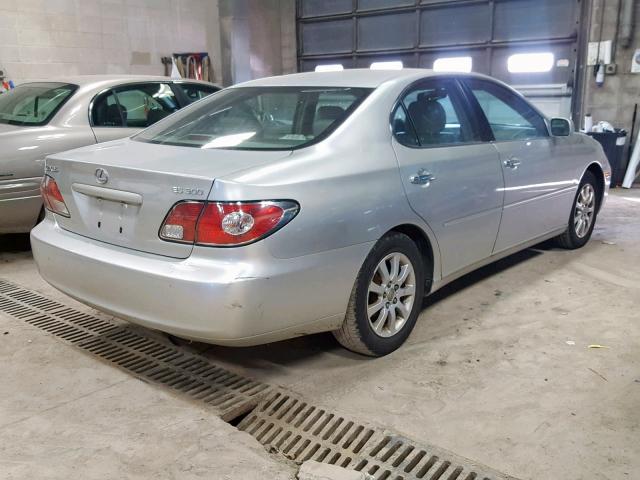 JTHBF30GX25013963 - 2002 LEXUS ES 300 SILVER photo 4