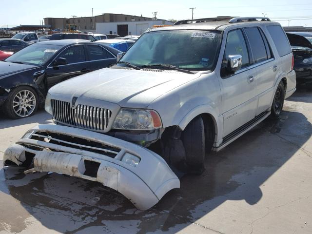5LMFU27506LJ01843 - 2006 LINCOLN NAVIGATOR Krem foto 2