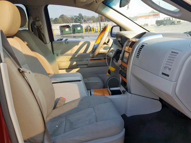 1A8HX58PX9F706084 - 2009 CHRYSLER ASPEN LIMI MAROON photo 5