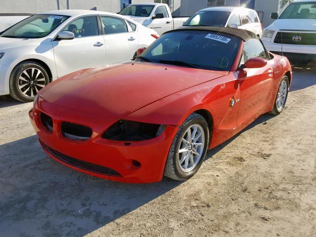 4USBT33584LS51498 - 2004 BMW Z4 2.5 RED photo 2