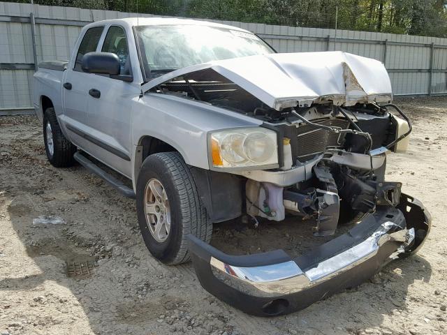 1D7HE48N05S165060 - 2005 DODGE DAKOTA QUA SILVER photo 1