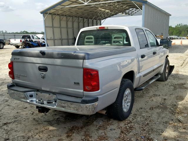 1D7HE48N05S165060 - 2005 DODGE DAKOTA QUA SILVER photo 4