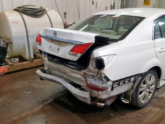 4T1BK3DBXBU389561 - 2011 TOYOTA AVALON BAS WHITE photo 9