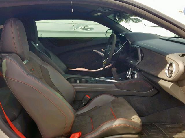 1G1FJ1R61J0144610 - 2018 CHEVROLET CAMARO ZL1 银色 照片 5