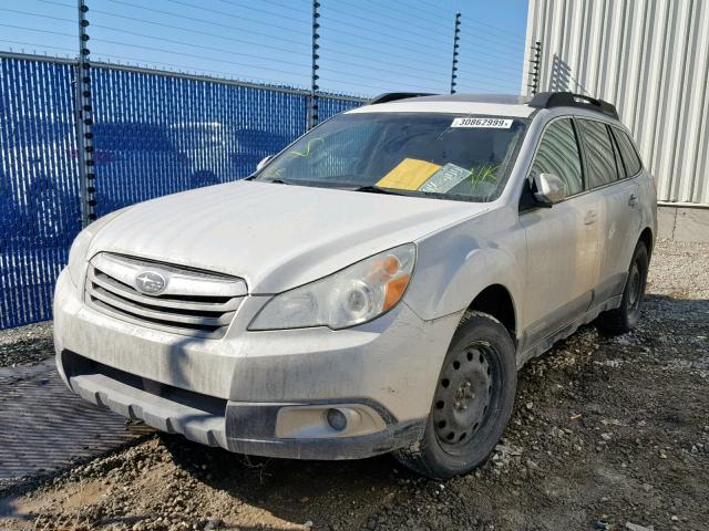 4S4BRJKC6B2354331 - 2011 SUBARU OUTBACK 3. WHITE photo 2