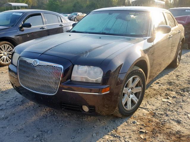 2C3KA53GX6H127472 - 2006 CHRYSLER 300 TOURIN BURGUNDY photo 2