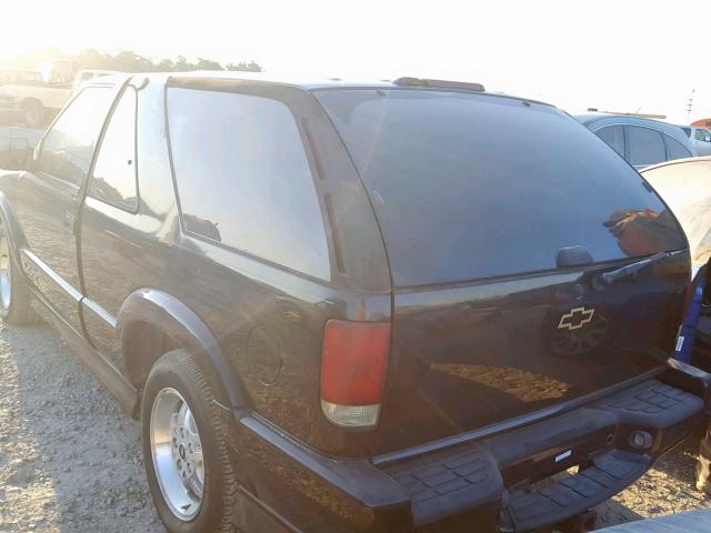 1GNCS18WX2K216278 - 2002 CHEVROLET BLAZER BLACK photo 3