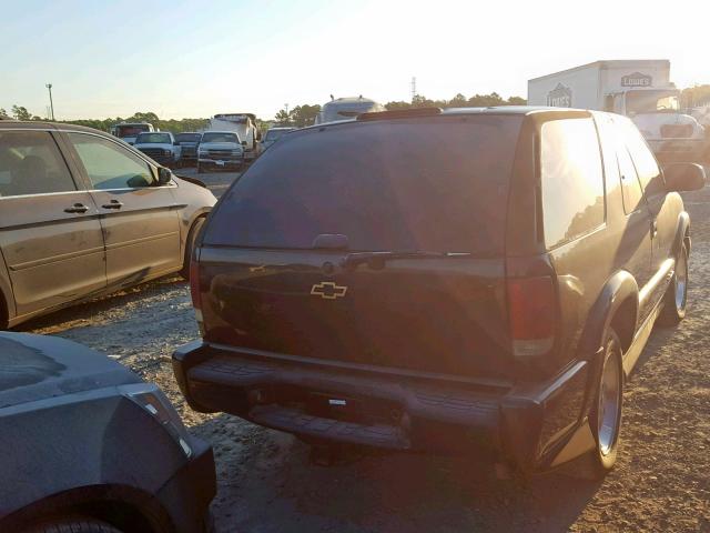 1GNCS18WX2K216278 - 2002 CHEVROLET BLAZER BLACK photo 4